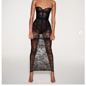 Skims Ultra Fine Lace Strapless Corset Long Dress NWT RARE